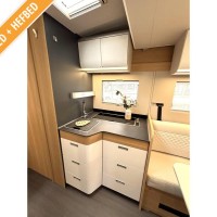 Adria Matrix 670 DC PLUS uit 2022 Foto #6