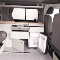 Volkswagen Transporter Buscamper 2.0TDI 140Pk Euro-5 Aut/DSG-7 Euro-5 Inbouw nieuw California-look | Railsysteem achterbank | 4-zitpl./4-slaappl. | Slaaphefdak | NIEUWST Foto #9