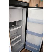 Bürstner Nexxo T740 2016 Airco Queensbed Lage km’s IZGST Foto #17