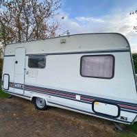 Burstner campers 4303 uit 1989 Foto #18