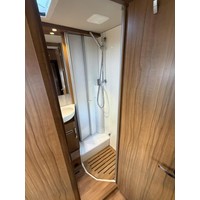 Hymer B 588 PL Enkele Bedden Hefbed Zonnepanelen Luifel Bearlock Foto #21