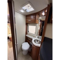 Mobilvetta Kea M76 lengte en alkoof bed Foto #16