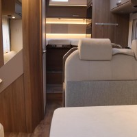 Carado T448 Pro+ 140pk Fiat | 1e Eigenaar | Origneel NL | Lengtebedden | Hefbed | Ruime indeling | Bearlock | Lift Fietsendrager | Foto #9