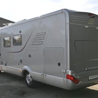 Hymer B 694 SL Schotel Zonnepaneel Dwarsbed Hefbed Foto #2