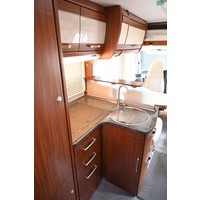 Hymer B 694 SL Schotel Zonnepaneel Dwarsbed Hefbed Foto #9