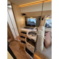 Hymer B680 MC Automaat Enkele Bedden Levelsysteem Geen hefbed Foto #15