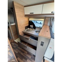 Weinsberg 700MEG CaraCore 9T-Automaat Enkele Bedden Hefbed Luifel Fietsenrek Foto #13