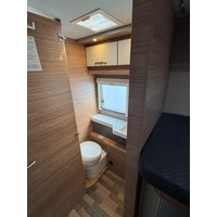 Weinsberg 700MEG CaraCore 9T-Automaat Enkele Bedden Hefbed Luifel Fietsenrek Foto #19