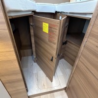 Rapido C55 9T-Automaat Enkele Bedden Lithium Omvormer Trekhaak Foto #20