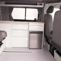 Volkswagen Transporter Buscamper 2.0TDI 140Pk Euro-5 Aut/DSG-7 Euro-5 Inbouw nieuw California-look | Railsysteem achterbank | 4-zitpl./4-slaappl. | Slaaphefdak | NIEUWST Foto #51