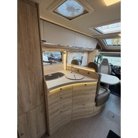 Eura mobil 675 SB Profila **** 9-Traps Automaat Luifel Lift-Fietsenrek Luchtvering Foto #13