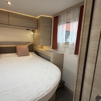 Rapido I 896F Automaat Queensbed Hefbed Face To Face Zonnepaneel Foto #16