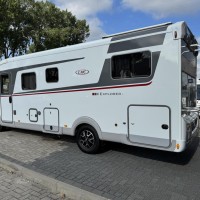 Lmc I735 Explorer Automaat Enkele Bedden Hefbed Zonnepaneel Foto #5