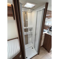 Lmc I735 Explorer Automaat Enkele Bedden Hefbed Zonnepaneel Foto #19