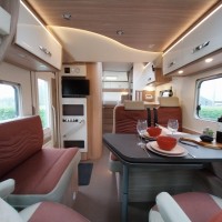 Bürstner Delfin 726 T 2x airco + tv + fietsdrg. Foto #6