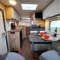 Sunlight V66  met nog maar 21300 km's Foto #5