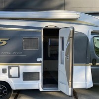 Burstner campers BT7341  55 Fifty Five EDITION uit 2014 Foto #3
