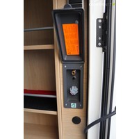 Hymer BMC-I 580 170pk Automaat | Bank airco | Omvormer | Lengtebedden | Hefbed | Lithium | Zonnepanelen | 1e Eigenaar | Foto #31