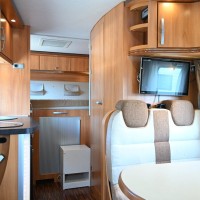 Hymer B 528 CL incl. Luifel Schotel Victron Invert. Zonnep. Foto #5