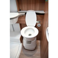 Weinsberg CaraHome 600 DKG Stapelbed Fietsdrager Luifel Foto #21