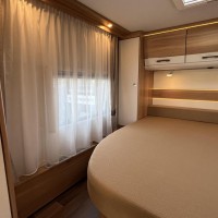 Dethleffs Advantage 7051 DBM Queensbed Hefbed Maxxfan Zonnepaneel Bearlock Foto #15