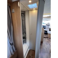 Dethleffs Advantage 7051 DBM Queensbed Hefbed Maxxfan Zonnepaneel Bearlock Foto #18