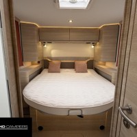 Rapido I 896F Automaat Queensbed Hefbed Face To Face Zonnepaneel Foto #2