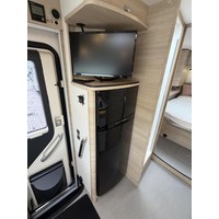 Rapido I 896F Automaat Queensbed Hefbed Face To Face Zonnepaneel Foto #13