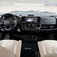 Rapido I 896F Automaat Queensbed Hefbed Face To Face Zonnepaneel Foto #22