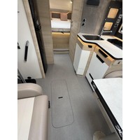 Rapido I 896F Automaat Queensbed Hefbed Face To Face Zonnepaneel Foto #33