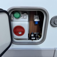 Lmc I735 Explorer Automaat Enkele Bedden Hefbed Zonnepaneel Foto #34