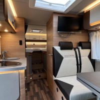 Weinsberg 640 MEG Pepper Edition 170PK Automaat Enkele Bedden Schotel Luifel Foto #8