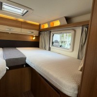 Knaus 650 MEG Platinum Automaat Enkele Bedden Zonnepaneel Luifel Foto #14