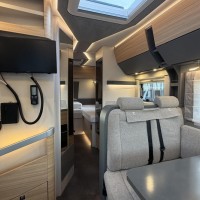 Dethleffs Pulse I6811 EB Lage Enkele Bedden Hefbed Luifel Omvormer Trekhaak Foto #11