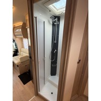 Rapido 696F 9T-Automaat 160PK Queensbed Face To Face Lift-Fietsenrek Foto #26