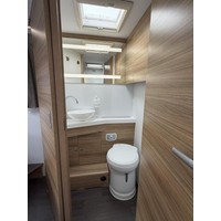 Adria Sonic Plus 700 DC Quensbed EP Level 2X Airco Hefbed Zonnepaneel Foto #3