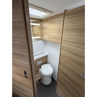 Adria Sonic Plus 700 DC Quensbed EP Level 2X Airco Hefbed Zonnepaneel Foto #4