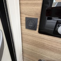 Adria Sonic Plus 700 DC Quensbed EP Level 2X Airco Hefbed Zonnepaneel Foto #25