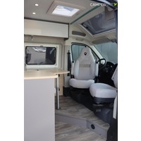 LMC Innovan 640 140pk Automaat | Lengtebedden | Luifel | Panoramadak | Inlegramen | Cruise Control | Nieuw uit voorraad leverbaar | Foto #6