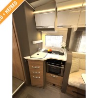Adria Matrix Plus 670 DC uit 2019 Foto #8