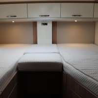 Burstner  Ixeo Time 726 G 165pk | 5e zitplaats | Zonnepanelen | Hefbed | Achteruitrijcamera| Thule lift fietsendrager | Lengtebedden | Bearlock | Foto #42