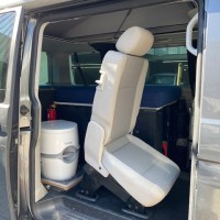 Volkswagen campers KOMBI originele Caravelle uitvoering uit 2017 Foto #4