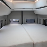 Volkswagen Grand California 177pk Automaat | Bearlock | SOG ventilatie | Lengtebedden | Luifel | Trekhaak | Buitendouche | Foto #44