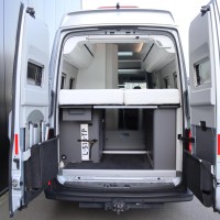 Volkswagen Grand California 177pk Automaat | Bearlock | SOG ventilatie | Lengtebedden | Luifel | Trekhaak | Buitendouche | Foto #19