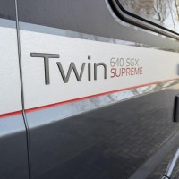 Adria Twin Supreme 640 SGX Zonnepaneel Trekaak Skyroof Luifel Foto #14