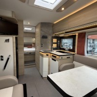 Rapido I 896F Automaat Queensbed Hefbed Face To Face Zonnepaneel Foto #8