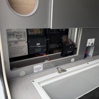 Rapido I 896F Automaat Queensbed Hefbed Face To Face Zonnepaneel Foto #25