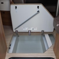 Carthago C-TOURER I 149 LE 150pk Automaat | Omvormer | Zonnepanelen | Hefbed | Dubbele bodem | Maxxfan | Lengtebedden | Dubbele huishoudaccu | Gescheiden douche | Foto #43