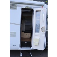Hymer BMC-T 690 177pk Automaat | Queensbed | Lithium | Omvormer | Gescheiden Douche | LPG Installatie | Zonnepanelen | Foto #4