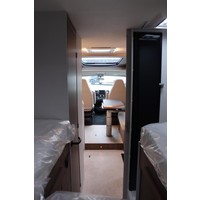 Lmc Cruiser 750 EF 180pk Automaat | Dieselverwarming | Face to face | LED Koplampen | Lengtebedden | Gescheiden douche | Nieuw uit voorraad leverbaar | Foto #21